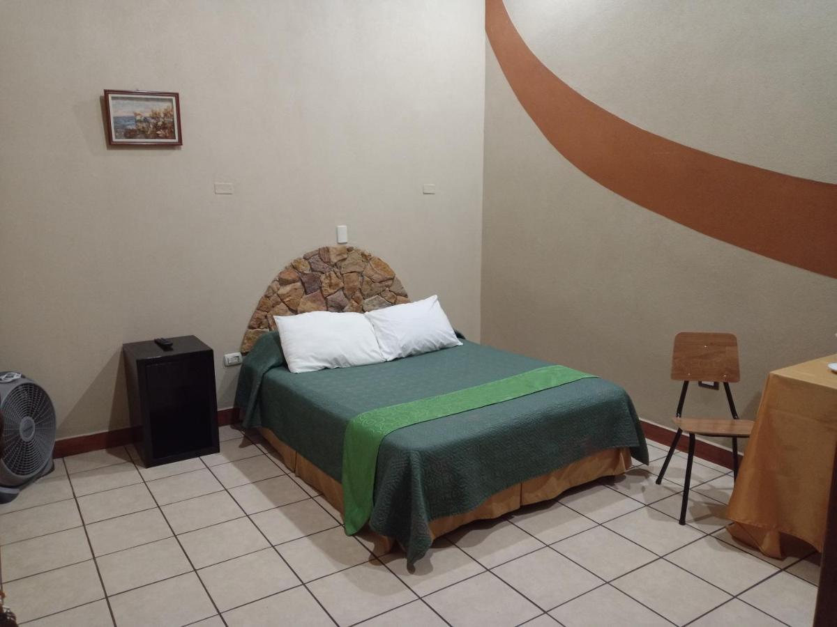Hotel Cibeles Resort Ередия Екстериор снимка
