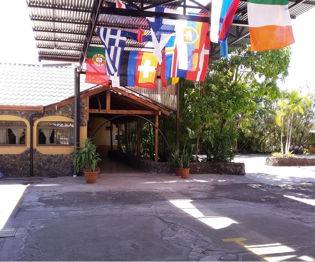 Hotel Cibeles Resort Ередия Екстериор снимка